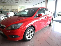 Rojo Usado 2010 Ford Focus Trend Utilitario | 3100 € (Precio justo)
