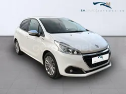Blanco Usado 2019 Peugeot 208 Allure Utilitario | 10.800 € (Precio justo)