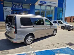 Gris / plateado Usado 2023 Ford Grand Tourneo Connect Titanium Monovolumen | 27.300 € (Un poco caro)