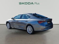 Gris Usado 2024 Skoda Octavia Style | 27.490 € (Buen precio)