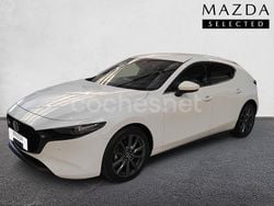 Blanco Usado 2023 Mazda 3 Exclusive-Line Berlina | 27.900 € (Precio justo)