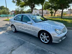 Gris / plata Usado 2005 Mercedes C220 Sport Edition Berlina | 5990 € (Precio justo)