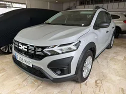 Gris Usado 2024 Dacia Sandero Essentiel Utilitario | 14.800 € (Buen precio)