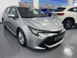 Gris Usado 2022 Toyota Corolla Active Familiar | 23.690 € (Precio justo)