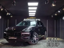 Negro Usado 2018 Porsche Cayenne Turbo SUV | 58.990 €