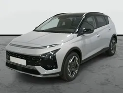 Gris lumen (techo negro) Usado 2025 Hyundai Bayon Blackline SUV | 20.490 € (Precio justo)