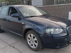 Azul Usado 2005 Audi A3 Sportback Ambiente Berlina | 4999 € (Buen precio)
