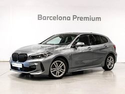 Gris / plata Usado 2022 BMW 118 Comfort Edition Utilitario | 28.490 € (Un poco caro)