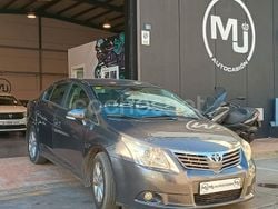 Gris / plata Usado 2011 Toyota Avensis Active Berlina | 6890 € (Precio justo)