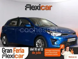 Azul Usado 2021 Kia Rio Berlina | 14.290 € (Precio justo)