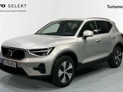 Plateado Usado 2025 Volvo XC40 Core SUV | 39.900 €