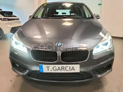 Gris / plata Usado 2018 BMW 216 Active Tourer Comfort Edition Monovolumen | 17.800 € (Caro)