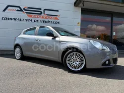 Gris / plata Usado 2017 Alfa Romeo Giulietta Super Utilitario | 10.300 € (Precio justo)