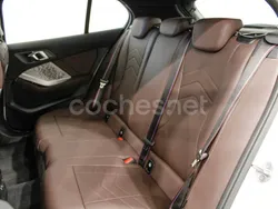 Gris / plata Usado 2024 BMW 120 Comfort Edition Utilitario | 39.990 €