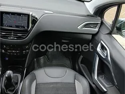 Gris / plata Usado 2017 Peugeot 2008 Allure SUV | 10.500 € (Buen precio)