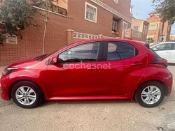 Rojo Usado 2023 Toyota Yaris Berlina | 16.500 € (Buen precio)