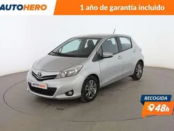 Gris Usado 2014 Toyota Yaris Advance Berlina | 10.399 € (Buen precio)