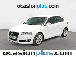 Blanco Usado 2011 Audi A3 Attraction Berlina | 8900 € (Precio justo)