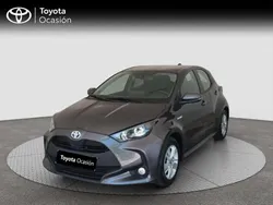 Gris Usado 2021 Toyota Yaris Hybrid Active Berlina | 16.600 € (Precio justo)