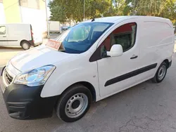 Blanco Usado 2018 Peugeot Partner Premium Monovolumen | 8500 €