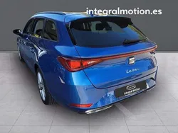 Azul Usado 2024 Seat Leon FR Berlina | 25.900 € (Precio justo)