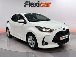 Blanco Usado 2022 Toyota Yaris Hybrid Business Edition Berlina | 13.490 € (Super precio)