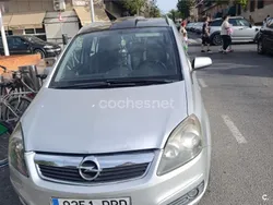Gris / plata Usado 2005 Opel Zafira Enjoy Monovolumen | 4850 € (Caro)