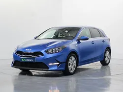 Azul Usado 2023 Kia Ceed | 17.690 € (Precio justo)