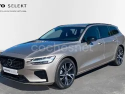 Beige Nuevo 2024 Volvo V60 Plus Familiar | 44.900 € (Precio justo)