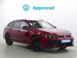 Rojo Nuevo 2025 VW Passat R-line Familiar | 46.900 € (Precio justo)