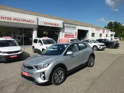 Gris Usado 2024 Kia Stonic SUV | 19.500 € (Precio justo)