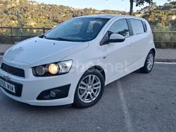 Blanco Usado 2012 Chevrolet Aveo LTZ Berlina | 6995 € (Un poco caro)
