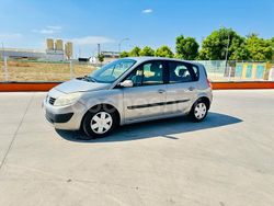 Gris / plata Usado 2004 Renault Scénic II Authentique Monovolumen | 2999 € (Precio justo)