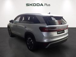 Gris plata Usado 2025 Skoda Kodiaq Selection SUV | 37.150 € (Precio justo)
