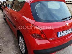 Rojo Usado 2008 Peugeot 207 Premium Berlina | 3900 € (Precio justo)