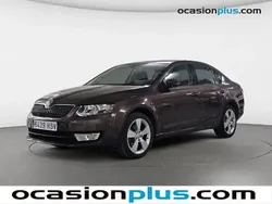 Marrón Usado 2013 Skoda Octavia Elegance Berlina | 11.300 € (Buen precio)