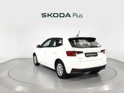 Blanco Usado 2023 Skoda Fabia Ambition Utilitario | 16.400 € (Un poco caro)