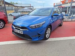 Azul Usado 2024 Kia Ceed Berlina | 16.990 € (Super precio)