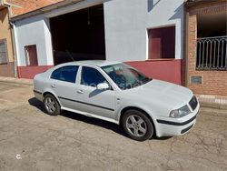 Blanco Usado 2004 Skoda Octavia Ambiente Berlina | 1700 €
