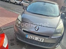 Granate Usado 2011 Renault Scénic III Authentique Monovolumen | 4700 € (Buen precio)