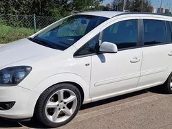 Blanco Usado 2011 Opel Zafira Monovolumen | 5900 € (Precio justo)