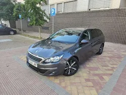 Gris Usado 2017 Peugeot 308 Active Familiar | 6999 € (Precio justo)