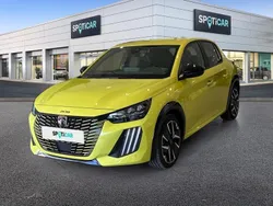 Dorado Usado 2024 Peugeot e-208 GT Utilitario | 28.790 € (Precio justo)