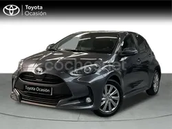 Gris / plata Usado 2024 Toyota Yaris Hybrid Active Berlina | 21.900 € (Precio justo)