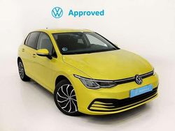 Amarillo Usado 2024 VW Golf VIII Life Berlina | 30.750 € (Caro)