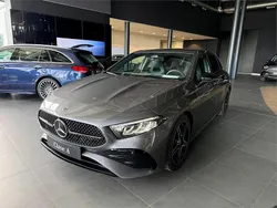 Gris Nuevo 2025 Mercedes A180 Berlina | 36.850 € (Precio justo)