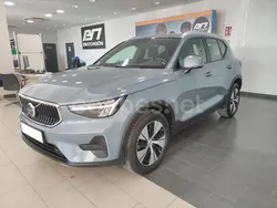 Gris / plata Usado 2023 Volvo XC40 Core SUV | 27.800 € (Precio justo)