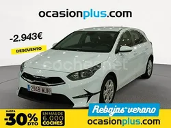 Blanco Usado 2023 Kia Ceed Berlina | 17.490 € (Precio justo)