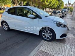 Blanco Usado 2016 Peugeot 208 Active Utilitario | 8950 € (Precio justo)