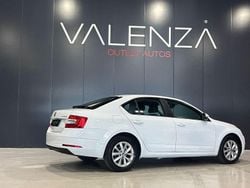 Blanco Usado 2018 Skoda Octavia Ambition Berlina | 15.900 € (Buen precio)